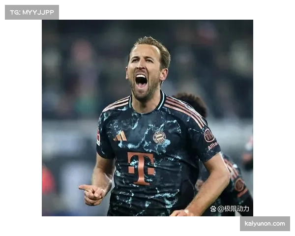 战术镜头:拜仁全场逼抢致对手门将出球失误,凯恩抢断推射空门